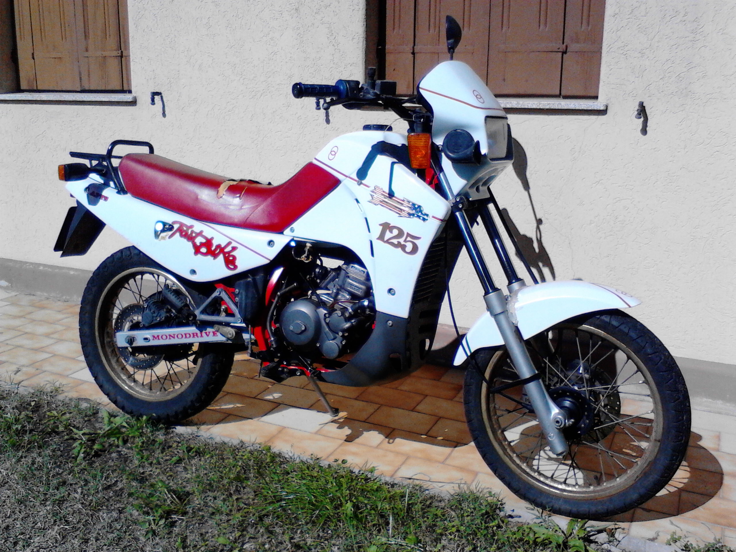 FAST BIKE 125